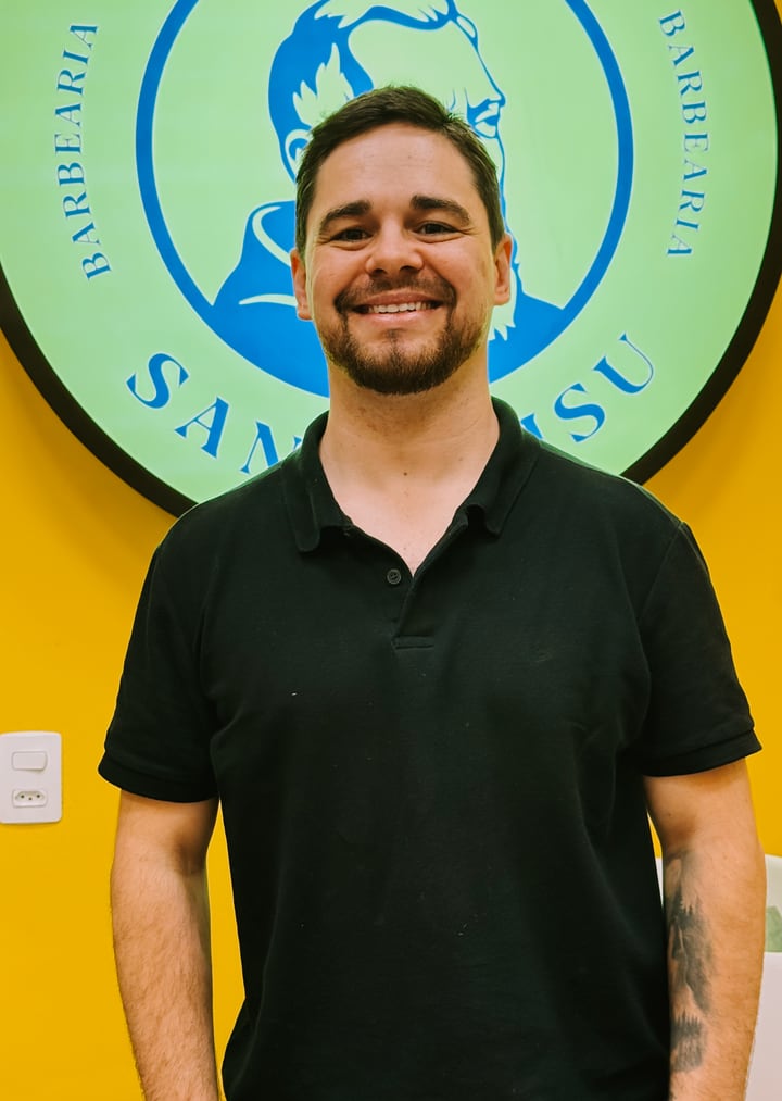 Wellington Cardoso, barbeiro da unidade HR Mall Villa Branca